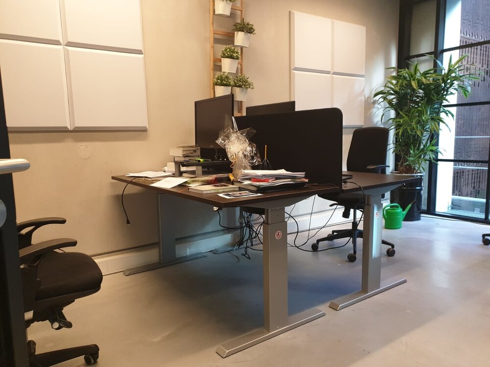 Schreibtisch-Schutzwand zum Aufstellen| worktrainer.de| Privatsph&auml;re bei der Arbeit | verbesserte Konzentration