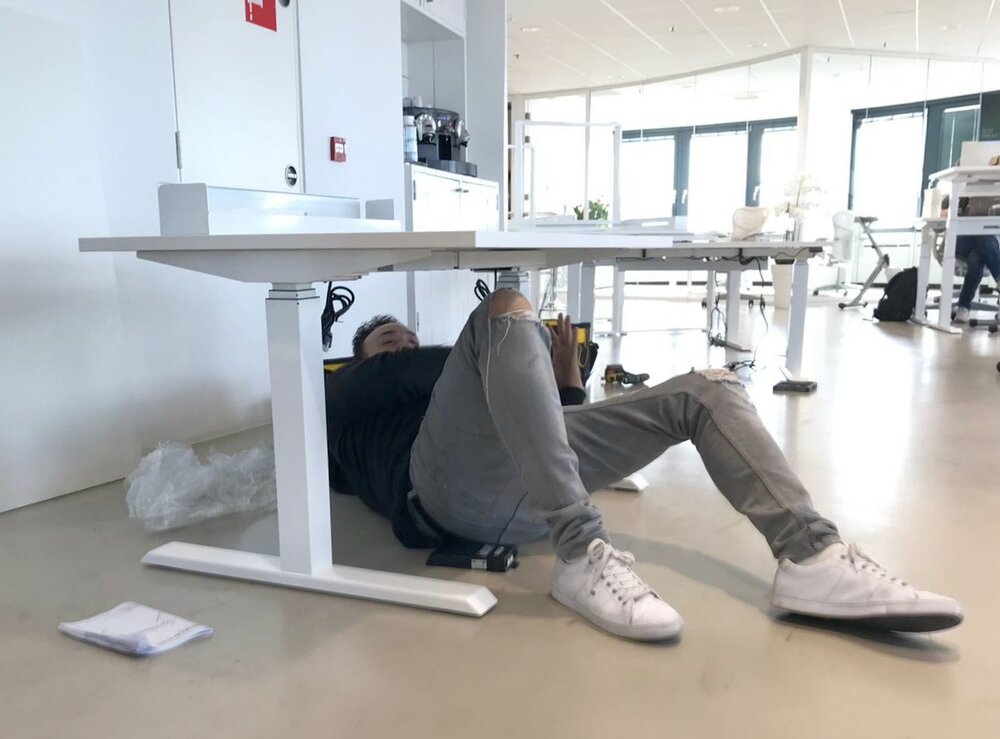 H&ouml;henverstellbarer Schreibtisch SteelForce 470 | worktrainer.de| gesundes und aktives Arbeiten | verbesserte Konzentrati