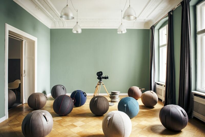 Sitzball - VLUV STOV| | Gesund und aktiv arbeiten| worktrainer.de | K&ouml;rperhaltung | Bewegung |Konzentration| Leistung