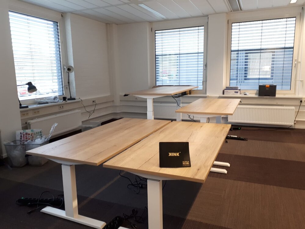 H&ouml;henverstellbarer Schreibtisch SteelForce 670 | Sitzen und stehen Sie gesund auf unserem ergnonomischen Schreibtisch| e