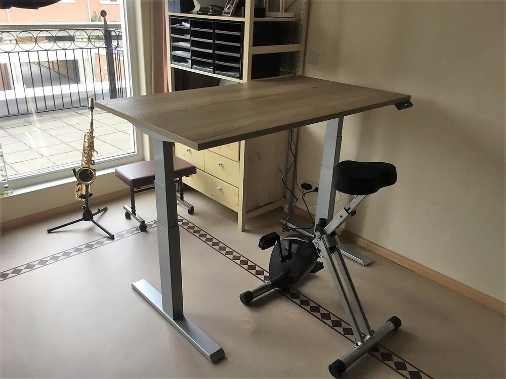 H&ouml;henverstellbarer Schreibtisch SteelForce 670 | Sitzen und stehen Sie gesund auf unserem ergnonomischen Schreibtisch| e