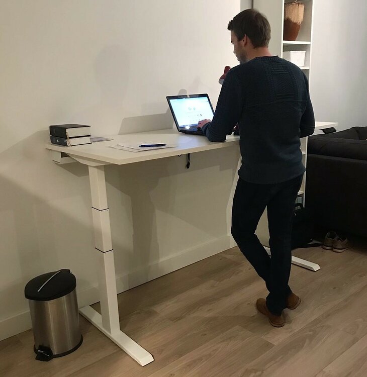 H&ouml;henverstellbarer Schreibtisch SteelForce 670 | Sitzen und stehen Sie gesund auf unserem ergnonomischen Schreibtisch| e