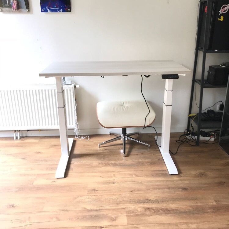 H&ouml;henverstellbarer Schreibtisch SteelForce 670 | Sitzen und stehen Sie gesund auf unserem ergnonomischen Schreibtisch| e