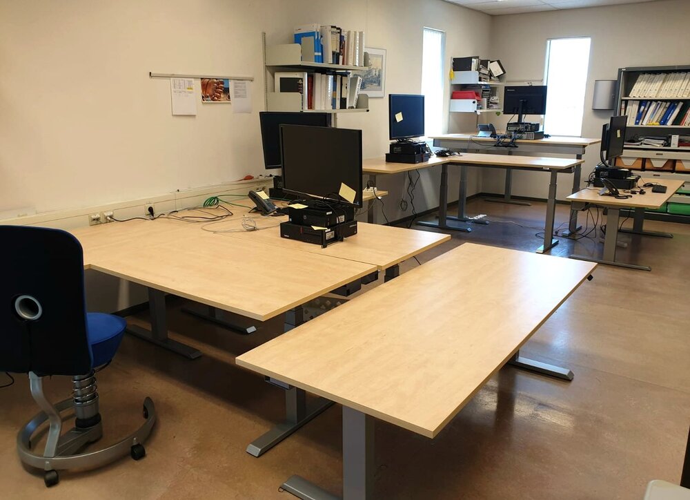 H&ouml;henverstellbarer Schreibtisch SteelForce 670 | Sitzen und stehen Sie gesund auf unserem ergnonomischen Schreibtisch| e