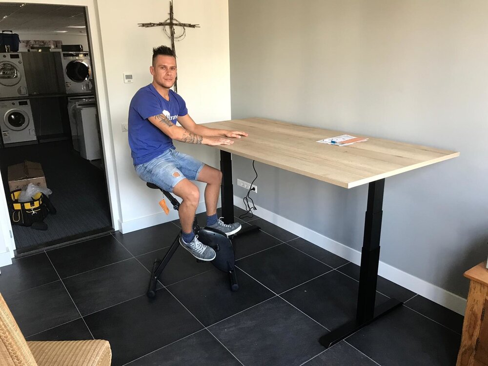 H&ouml;henverstellbarer Schreibtisch SteelForce 670 | Sitzen und stehen Sie gesund auf unserem ergnonomischen Schreibtisch| e