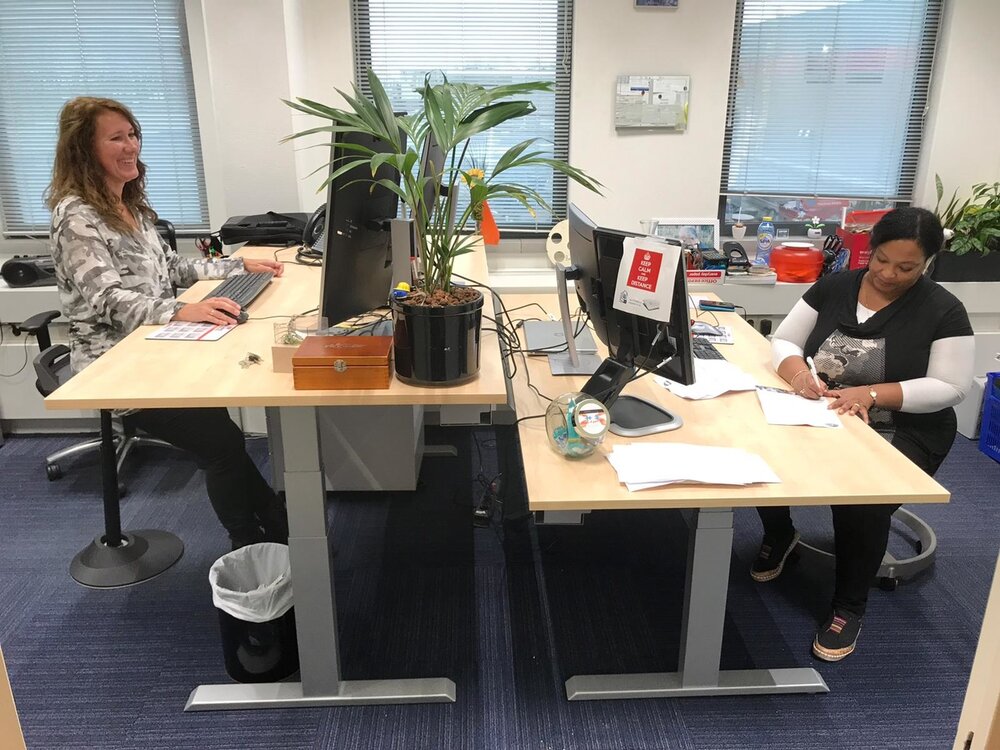 H&ouml;henverstellbarer Schreibtisch SteelForce 670 | Sitzen und stehen Sie gesund auf unserem ergnonomischen Schreibtisch| e