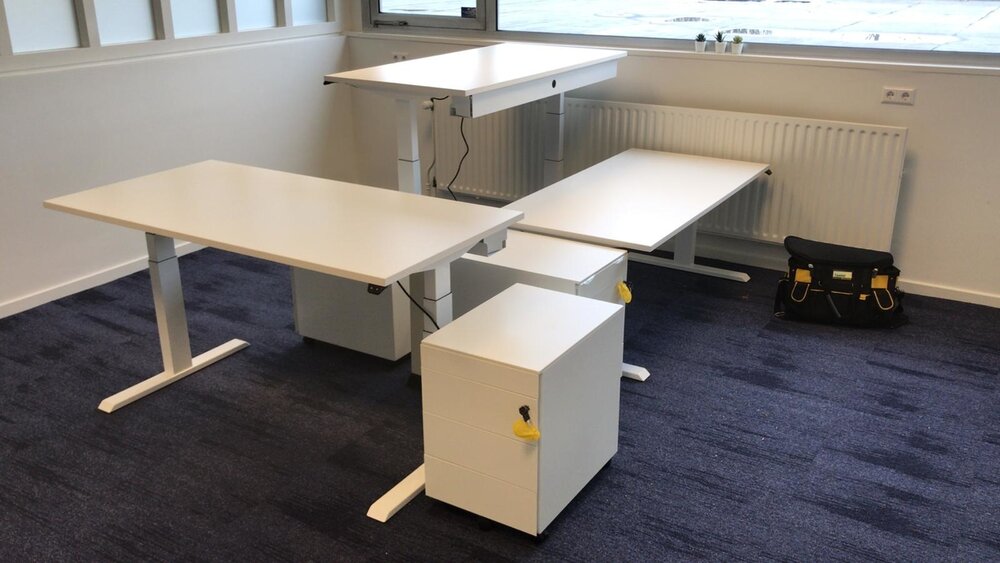 H&ouml;henverstellbarer Schreibtisch SteelForce 670 | Sitzen und stehen Sie gesund auf unserem ergnonomischen Schreibtisch| e