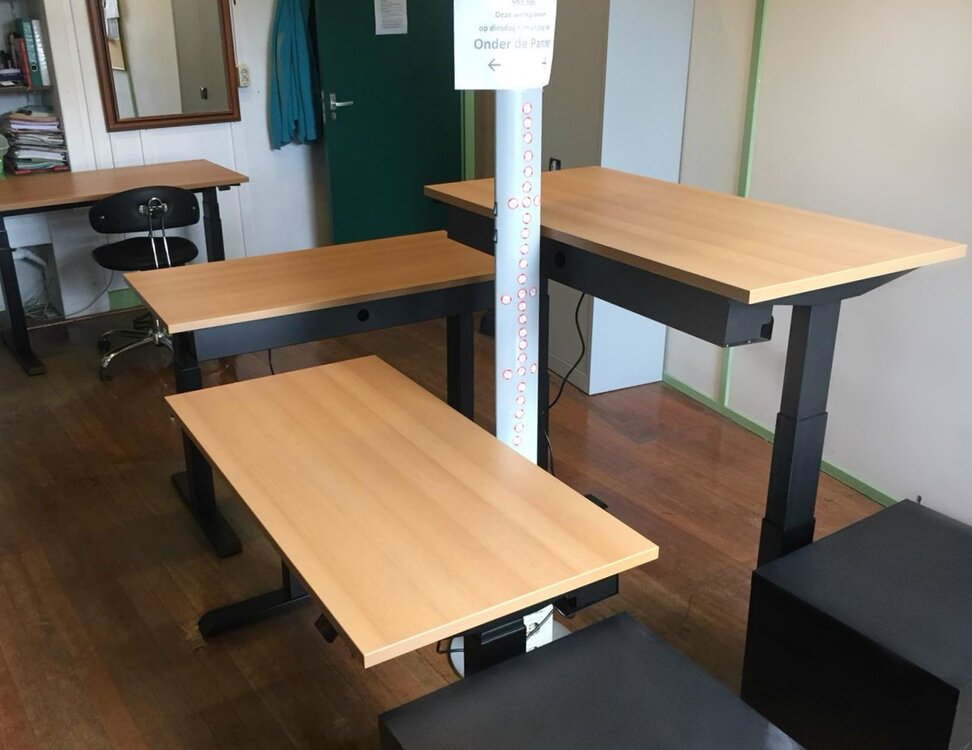 H&ouml;henverstellbarer Schreibtisch SteelForce 670 | Sitzen und stehen Sie gesund auf unserem ergnonomischen Schreibtisch| e