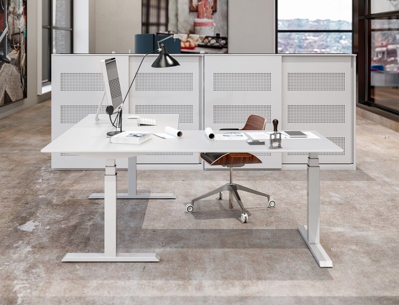 H&ouml;henverstellbarer Eckschreibtisch SteelForce 471 | Effizient, gesund und ergonomisch arbeiten | Eckschreibtisch aus Sta