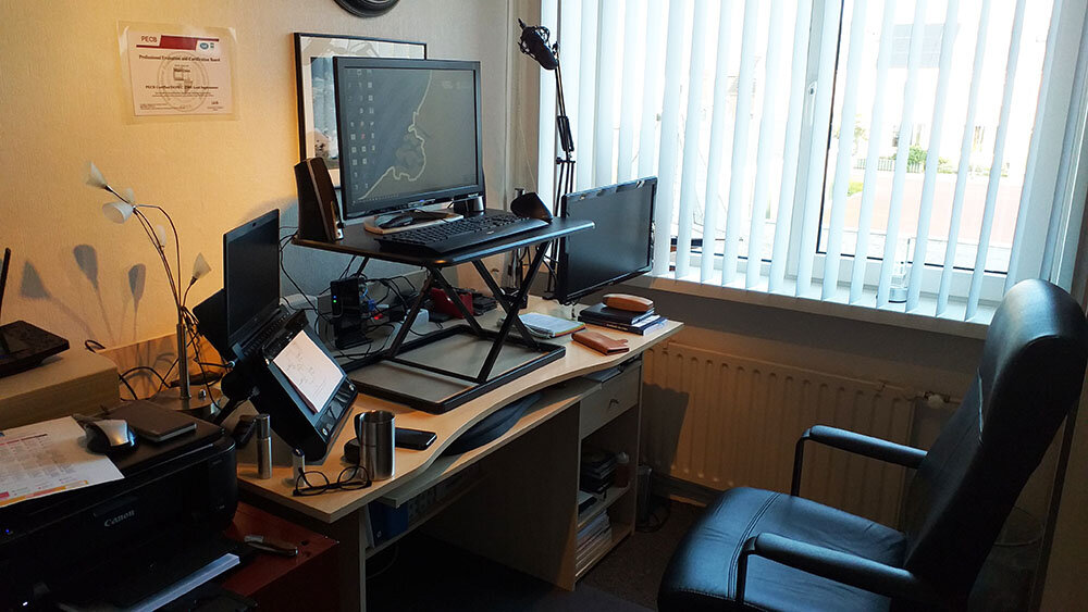 Schreibtischerh&ouml;hung - Ultra Slim Mini Desk | Worktrainer.de