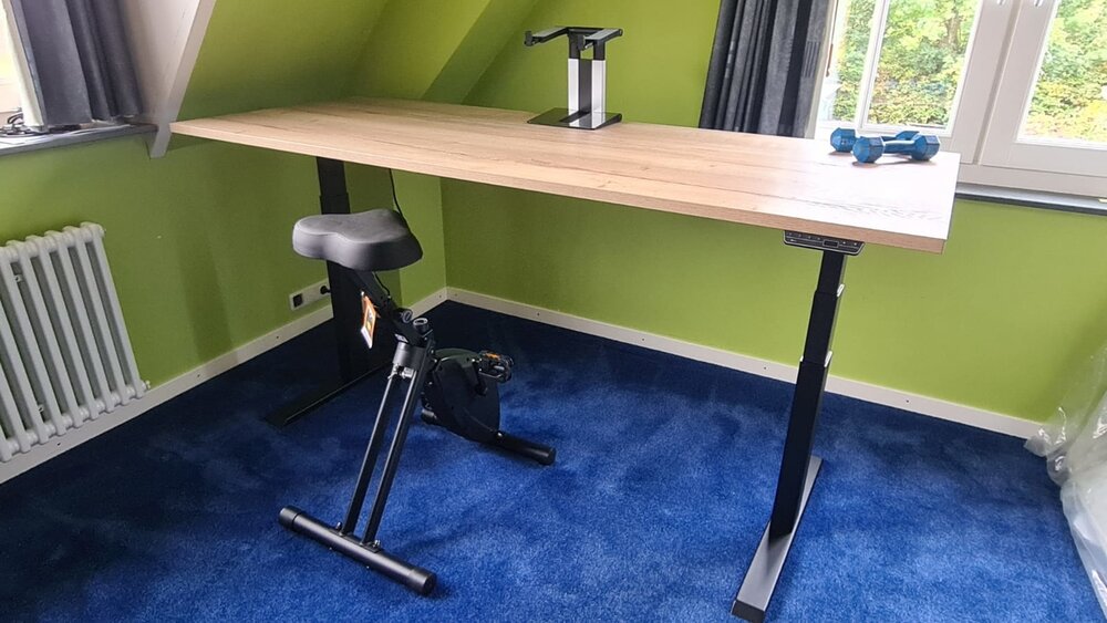 H&ouml;henverstellbarer Schreibtisch SteelForce 670 | Sitzen und stehen Sie gesund auf unserem ergnonomischen Schreibtisch| e