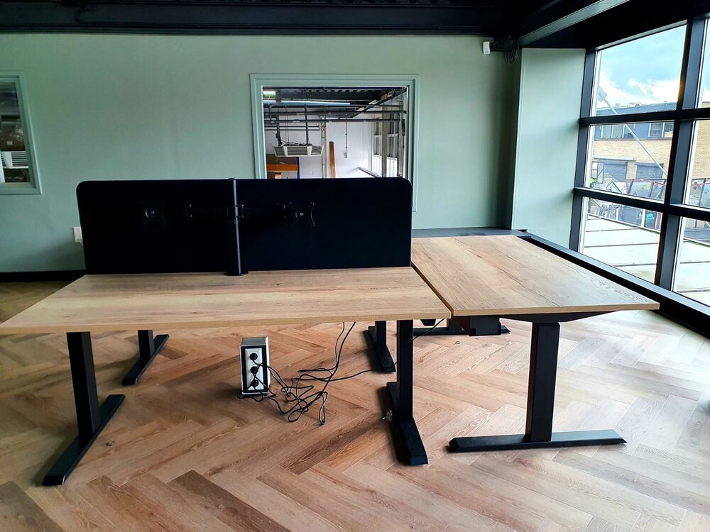 H&ouml;henverstellbarer Schreibtisch SteelForce 670 | Sitzen und stehen Sie gesund auf unserem ergnonomischen Schreibtisch| e