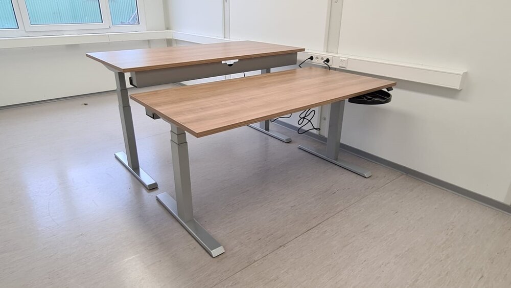 H&ouml;henverstellbarer Schreibtisch SteelForce 670 | Sitzen und stehen Sie gesund auf unserem ergnonomischen Schreibtisch| e