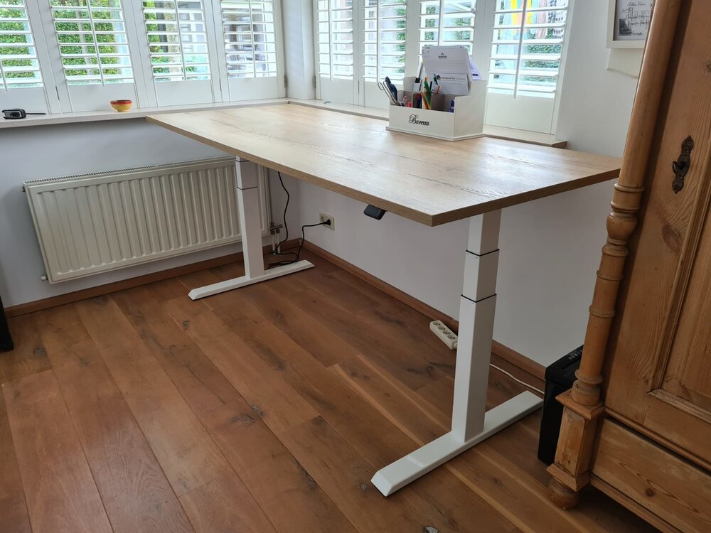 H&ouml;henverstellbarer Schreibtisch SteelForce 670 | Sitzen und stehen Sie gesund auf unserem ergnonomischen Schreibtisch| e