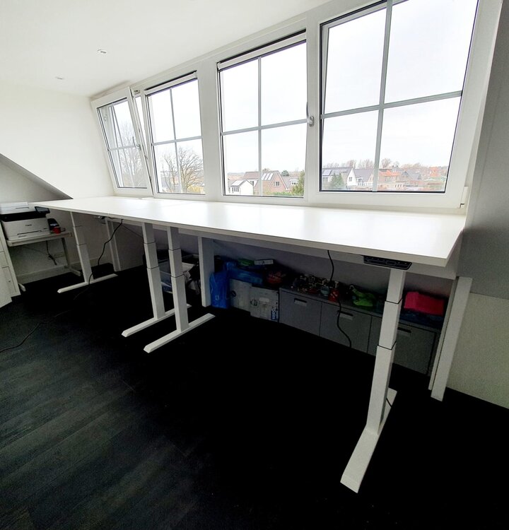 H&ouml;henverstellbarer Schreibtisch SteelForce 670 | Sitzen und stehen Sie gesund auf unserem ergnonomischen Schreibtisch| e