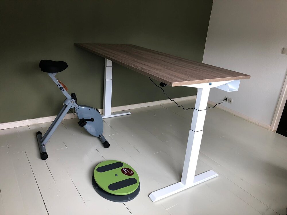 H&ouml;henverstellbarer Schreibtisch SteelForce 670 | Sitzen und stehen Sie gesund auf unserem ergnonomischen Schreibtisch| e