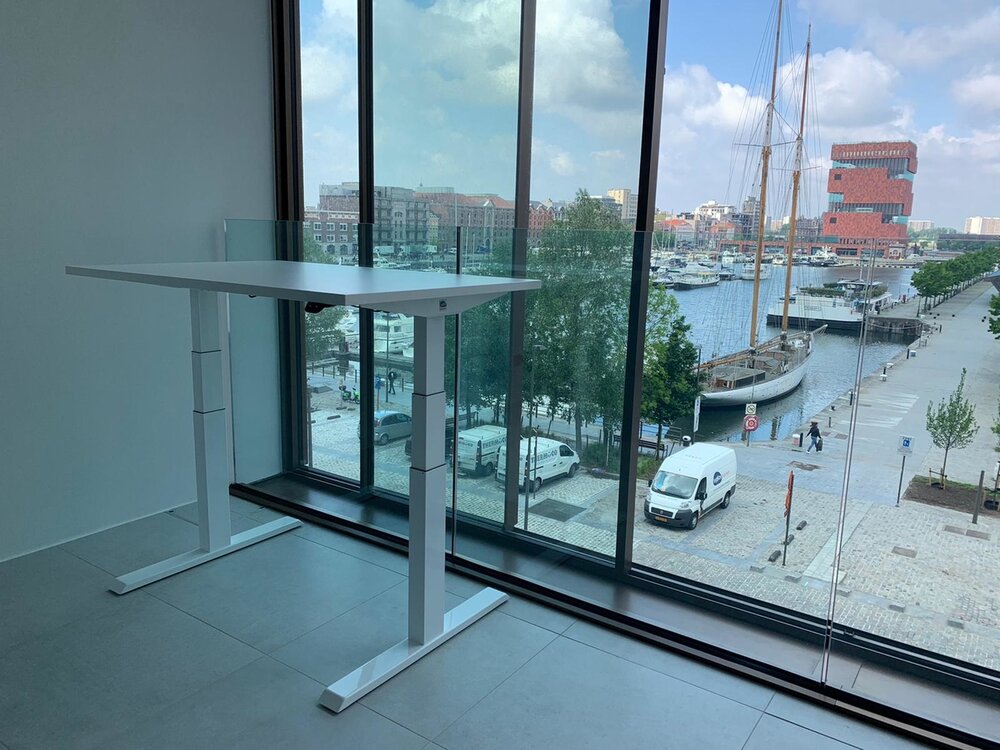 H&ouml;henverstellbarer Schreibtisch SteelForce 670 | Sitzen und stehen Sie gesund auf unserem ergnonomischen Schreibtisch| e