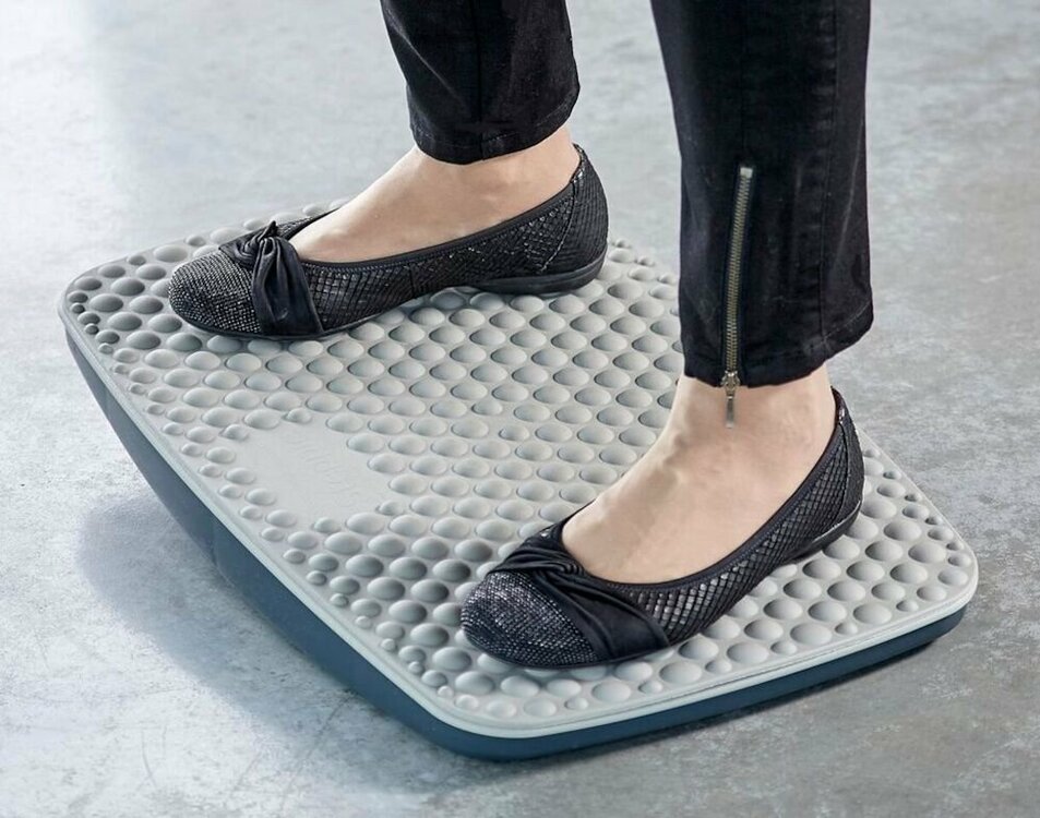 Steppie, das Balanceboard| worktrainer.de | Gesund am Arbeitsplatz| Gleichgewicht| Gesunde K&ouml;rperhaltung am Arbeitsp