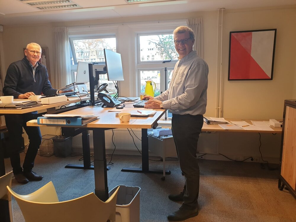 H&ouml;henverstellbarer Schreibtisch SteelForce 670 | Sitzen und stehen Sie gesund auf unserem ergnonomischen Schreibtisch| e