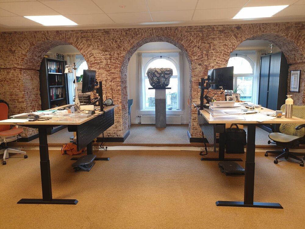 H&ouml;henverstellbarer Schreibtisch SteelForce 670 | Sitzen und stehen Sie gesund auf unserem ergnonomischen Schreibtisch| e