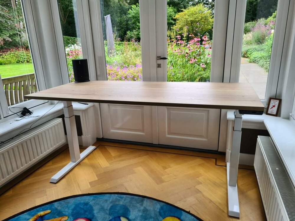 H&ouml;henverstellbarer Schreibtisch SteelForce 670 | Sitzen und stehen Sie gesund auf unserem ergnonomischen Schreibtisch| e