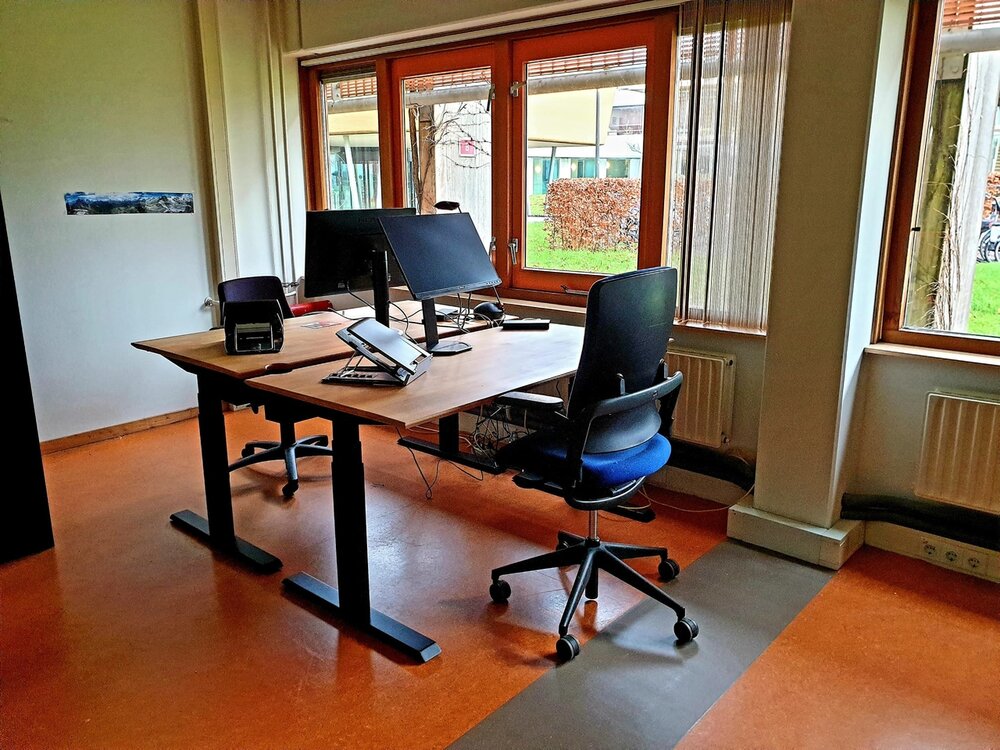 H&ouml;henverstellbarer Schreibtisch SteelForce 670 | Sitzen und stehen Sie gesund auf unserem ergnonomischen Schreibtisch| e