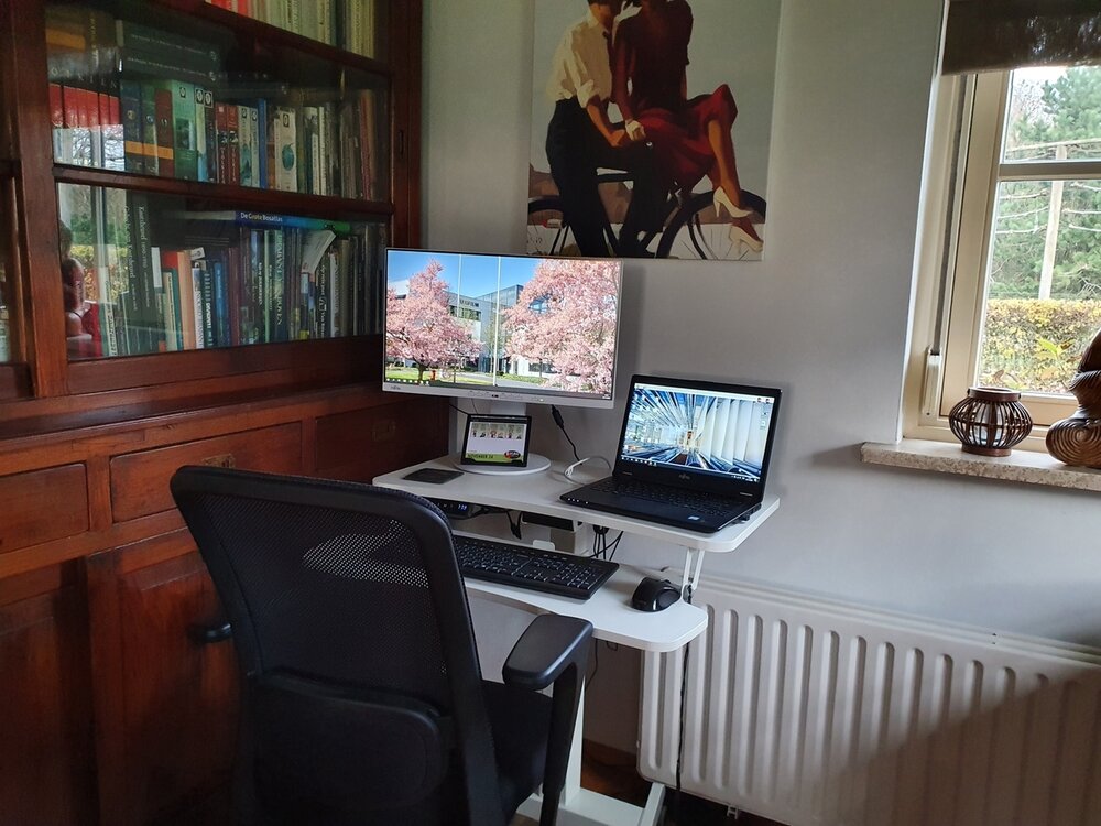 Updesk High H&ouml;henverstellbarer Schreibtisch | Worktrainer.de