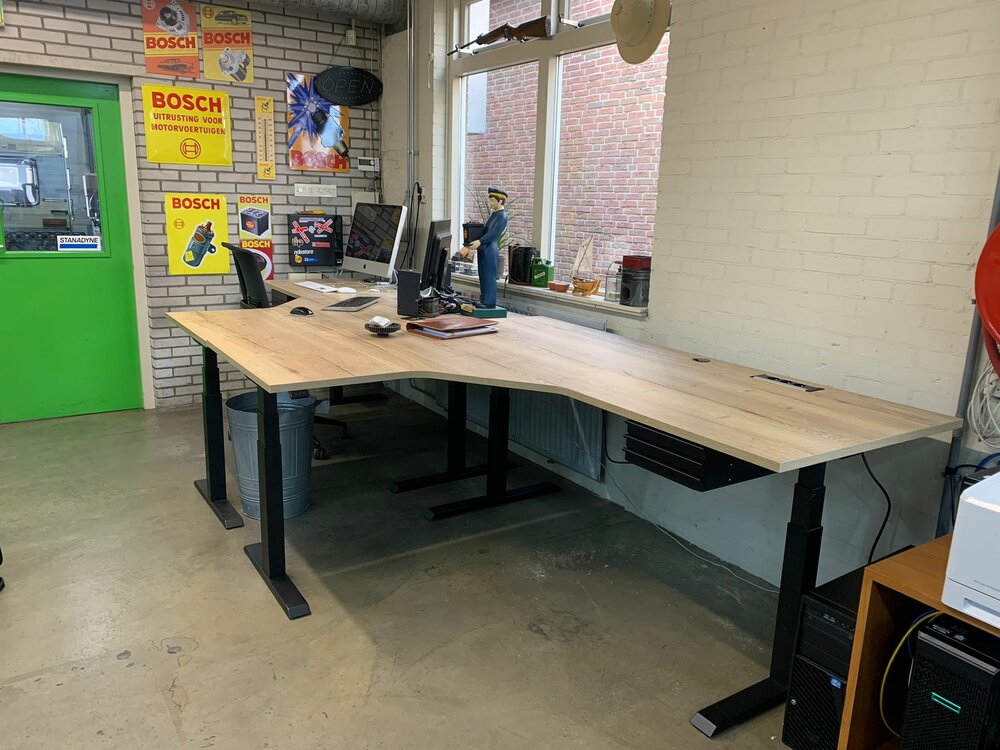 Sitz-Steh-Eckschreibtisch SteelForce 471 | Effizient, gesund und ergonomisch arbeiten | Eckschreibtisch aus Stahl| Worktrainer