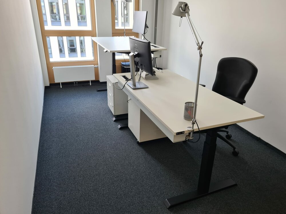 H&ouml;henverstellbarer Schreibtisch SteelForce 670 | Sitzen und stehen Sie gesund auf unserem ergnonomischen Schreibtisch| e