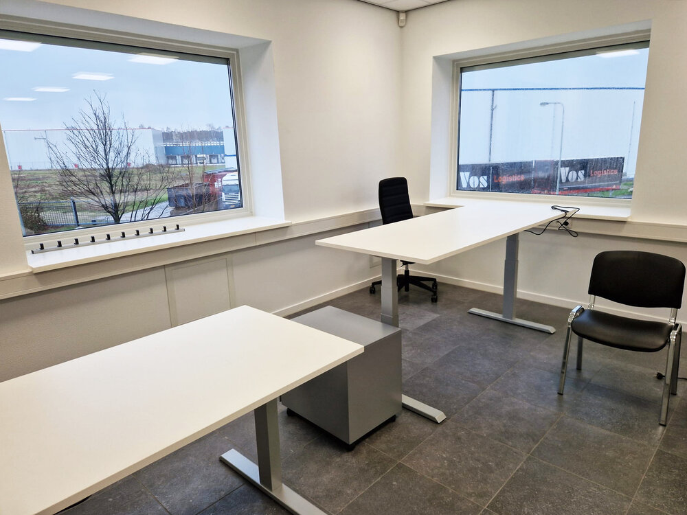 H&ouml;henverstellbarer Schreibtisch SteelForce 670 | Sitzen und stehen Sie gesund auf unserem ergnonomischen Schreibtisch| e