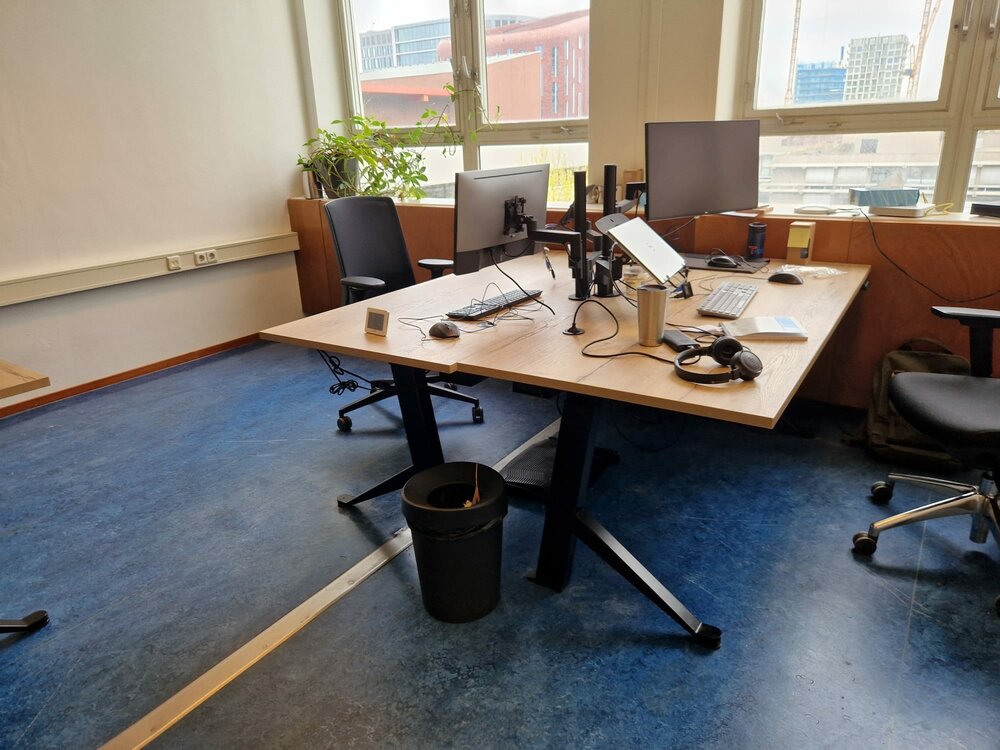 Sitz-Steh-Schreibtisch Y-Desk Bleiben Sie fit mit unseren ergonomische h&ouml;henverstellbare Schreibtische | Worktrainer