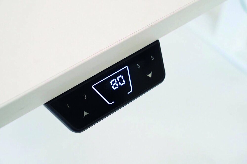 Bedienung elektrisch h&ouml;henverstellbarer schreibtisch