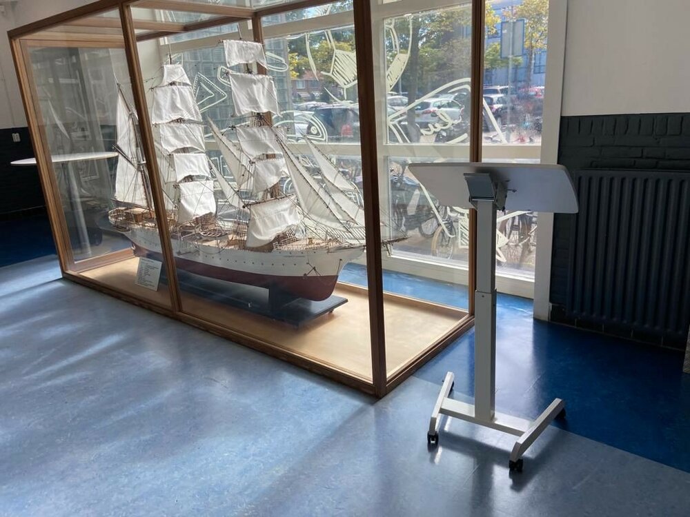 MobiSpot H&ouml;henverstellbarer Schreibtisch | Worktrainer.de