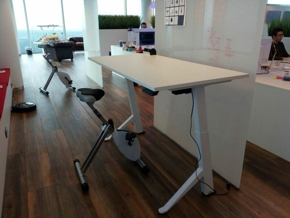 Sitz-Steh-Schreibtisch Y-Desk Bleiben Sie fit mit unseren ergonomische h&ouml;henverstellbare Schreibtische | Worktrainer.de