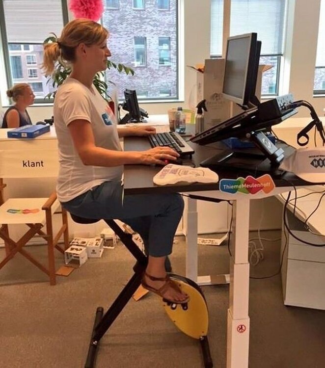 H&ouml;henverstellbarer Schreibtisch SteelForce 470 | worktrainer.de| gesundes und aktives Arbeiten | verbesserte Konzentrati