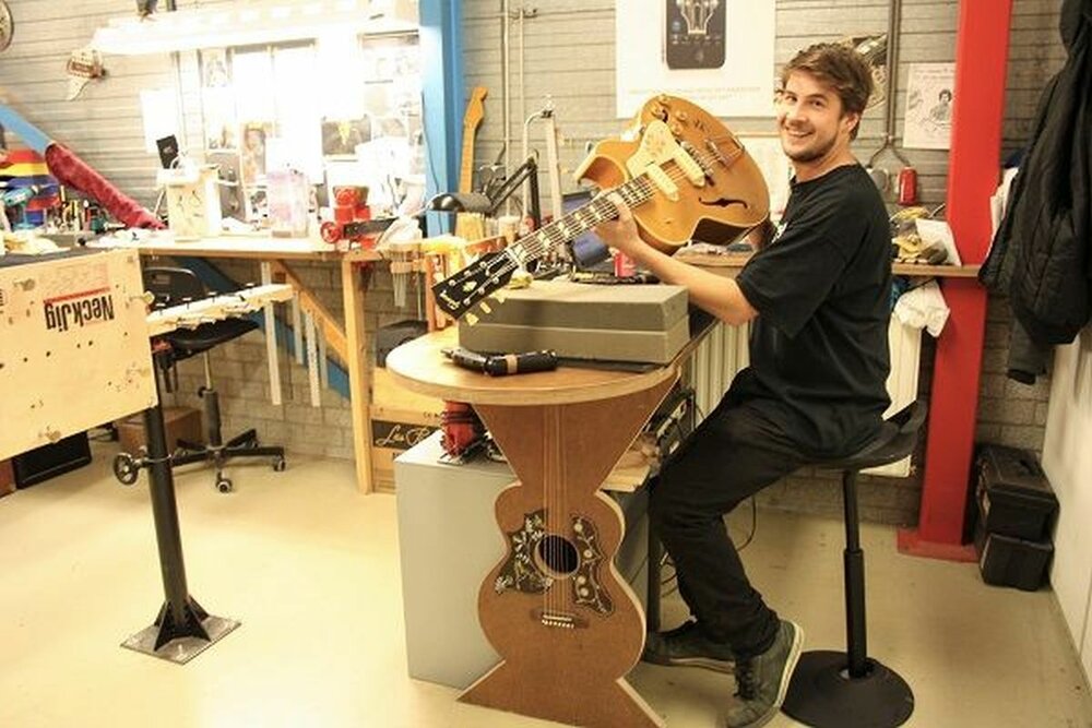 Muvman Stehhilfe | Sitzen Sie gesund auf unseren ergonomische Burostuhlen | Worktrainer.de