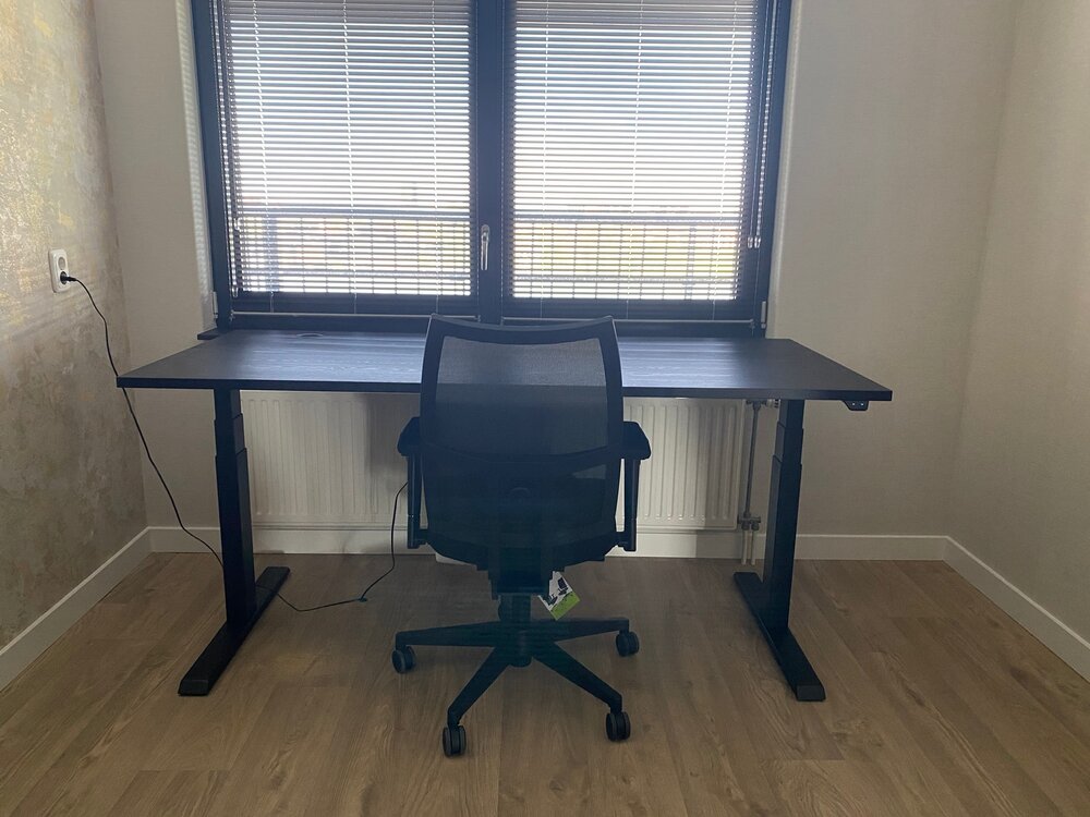 H&ouml;henverstellbarer Schreibtisch SteelForce 670 | Sitzen und stehen Sie gesund auf unserem ergnonomischen Schreibtisch| e