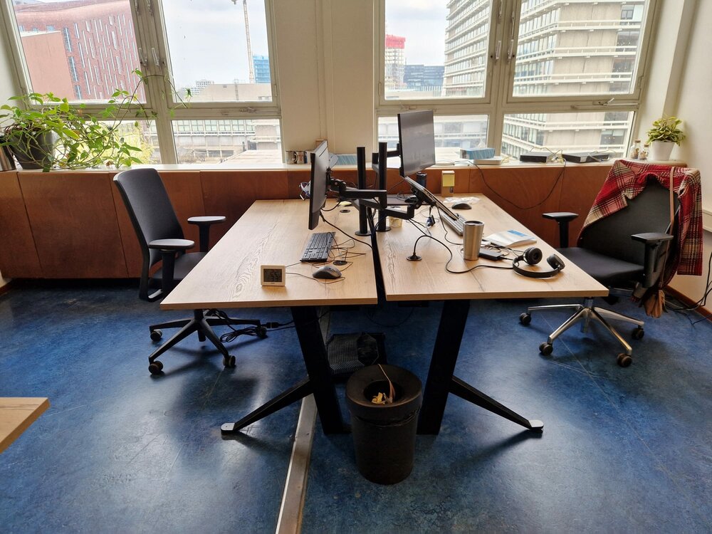 Sitz-Steh-Schreibtisch Y-Desk Bleiben Sie fit mit unseren ergonomische h&ouml;henverstellbare Schreibtische | Worktrainer