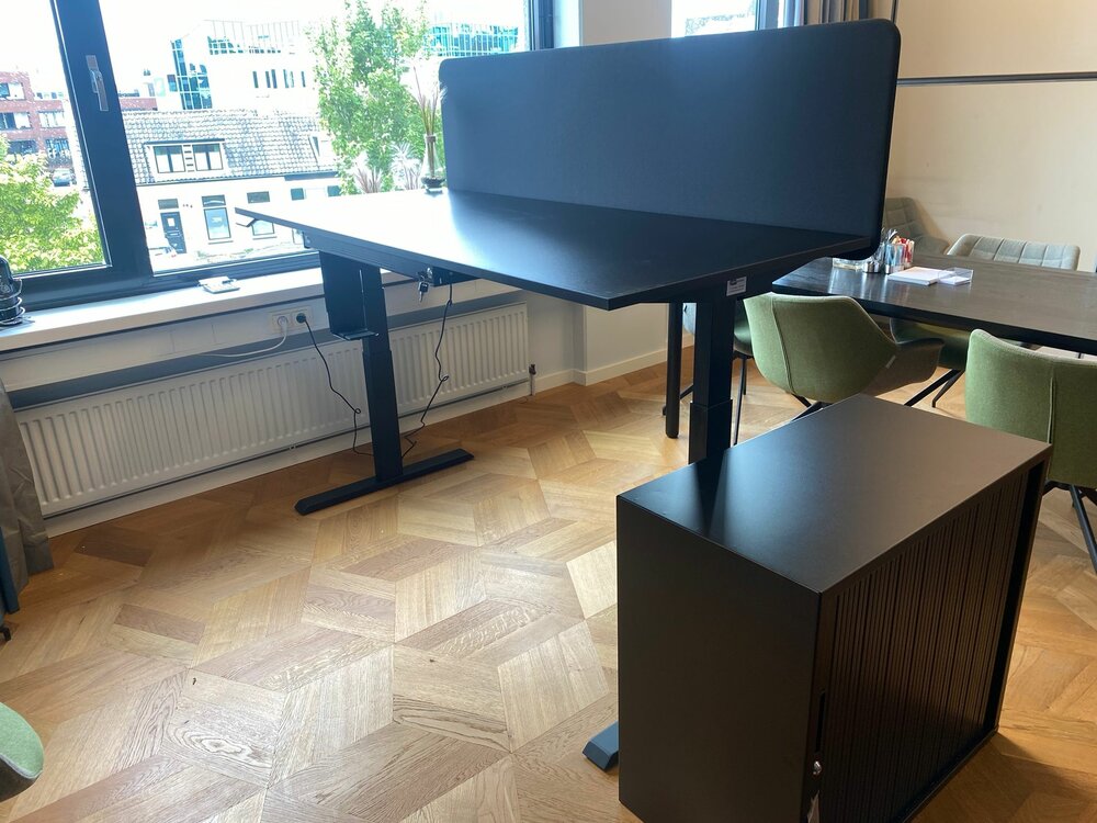 Schreibtisch-Schutzwand zum Aufstellen| worktrainer.de| Privatsph&auml;re bei der Arbeit | verbesserte Konzentration