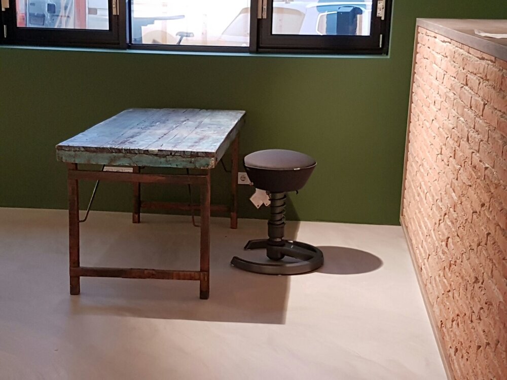 Aeris Swopper Cura | H&ouml;henverstellbarer Hocker