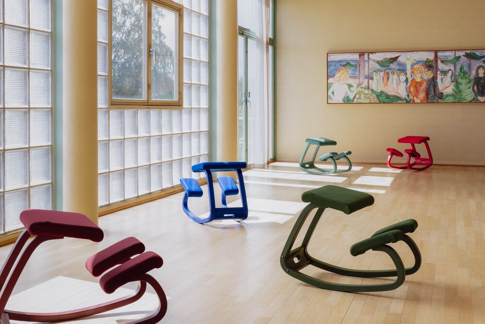 Varier Variable Sitzhilfe | b&uuml;rohocker | b&uuml;rostuhl | | Sitzen Sie gesund auf unseren ergonomische Burostu