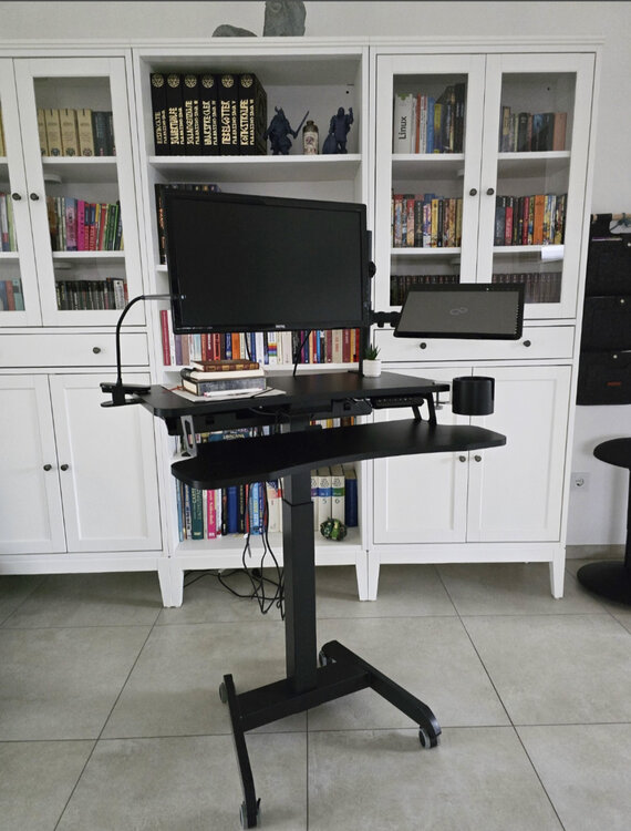 Updesk High H&ouml;henverstellbarer Schreibtisch | Worktrainer.de