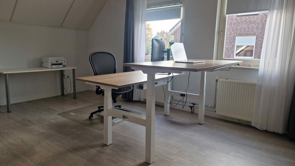 BasicDesk Duo | H&ouml;henverstellbarer Doppelschreibtisch