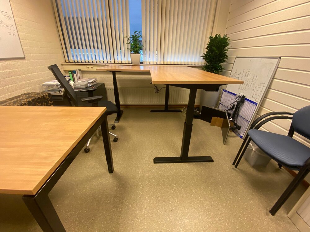 Linak Eckschreibtisch | H&ouml;henverstellbarer Eckschreibtisch | Worktrainer