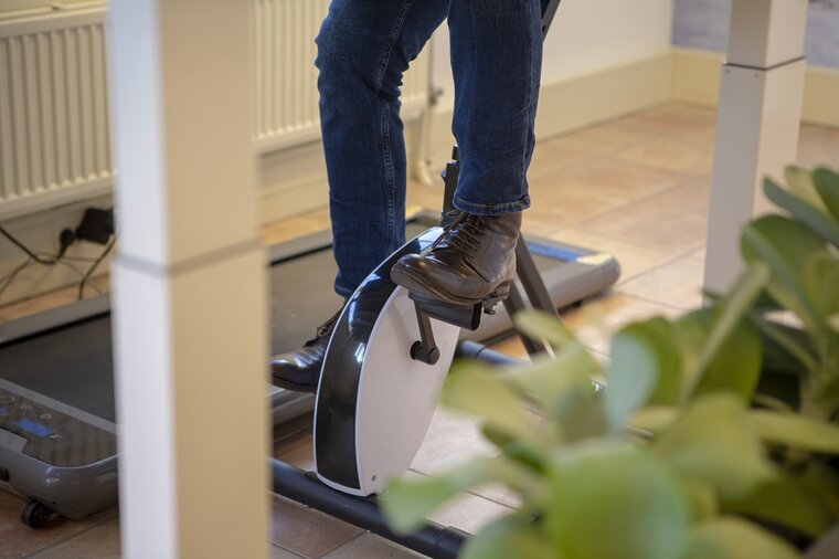 Schreibtischfahrrad - Deskbike| worktainer.de