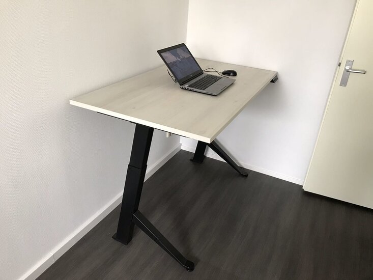 Sitz-Steh-Schreibtisch Y-Desk Bleiben Sie fit mit unseren ergonomische höhenverstellbare Schreibtische | Worktrainer.de