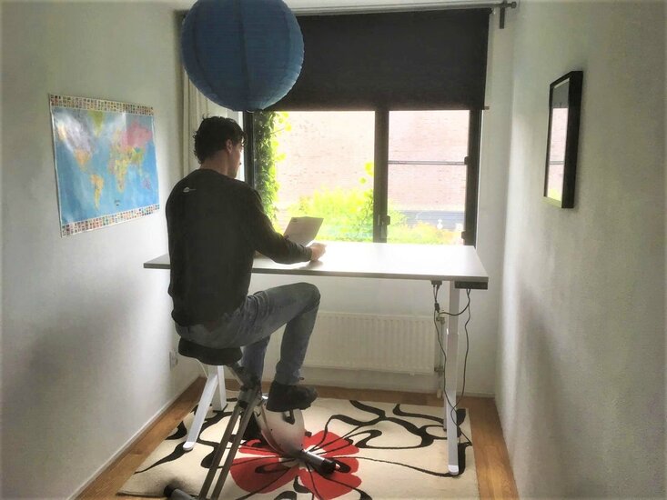 Sitz-Steh-Schreibtisch Y-Desk mit Deskbike Bleiben Sie fit mit unseren ergonomische höhenverstellbare Schreibtische | 