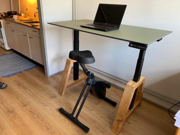 Oak Desk Schwarz Elektrisch höhenverstellbarer Schreibtisch | Stehen Sie gesund hinter unseren ergonomischen Arbeitsplat