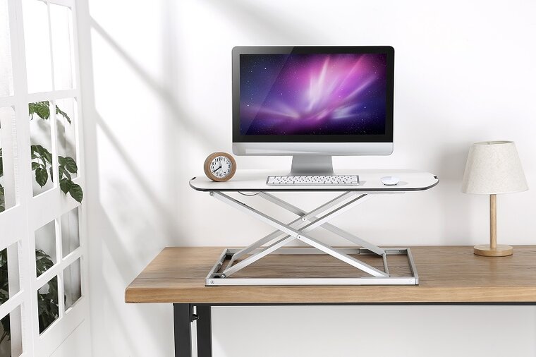 Ultra Slim Standing Desk Erhöhung | Fit mit unseren ergonomische Produkten am Arbeitsplatz | Worktrainer.de