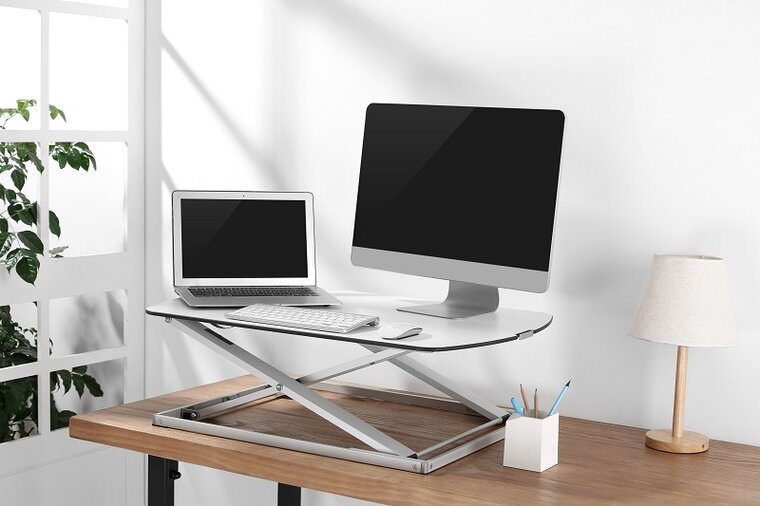 Ultra Slim Standing Desk Erhöhung | Fit mit unseren ergonomische Produkten am Arbeitsplatz | Worktrainer.de